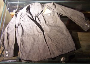 Koszulka Romka Strzałkowskiego - Muzeum im. ks. J. Jarzębowskiego w Licheniu / Fot. A. i K. Żabierkowie