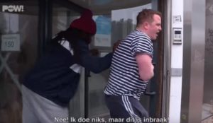 Imigranci przejmują mieszkania Holendrów / Fot. YouTube