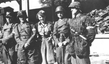 żołnierze zgrupowania "Radosław" na terenie magazynów na Stawkach/ fot. arch.