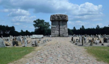 pomnik ofiar niemieckiego obozu zagłady w Treblince/ fot. Wikipedia
