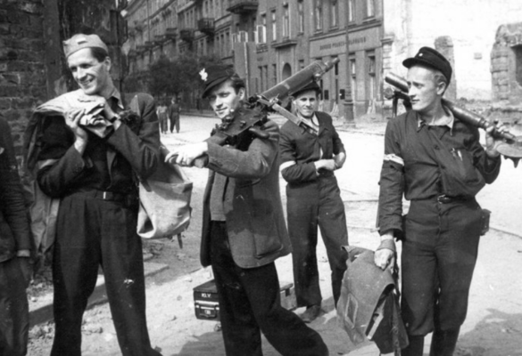 R. Wicherek: Powstanie Warszawskie – zbrodnia i kara