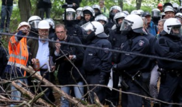 akcja policji w lesie Hambach/ fot. twitter