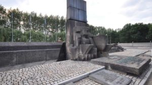 Międzynarodowy Pomnik Ofiar Obozu Auschwitz Birkenau / Fot. flickr
