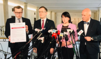 Konfederacja przedstawia Kartę Polskiej Rodziny/ fot. twitter