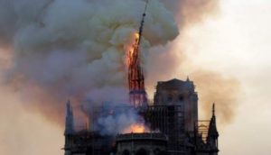 Płonie Katedra Notre Dame / Fot. Twitter