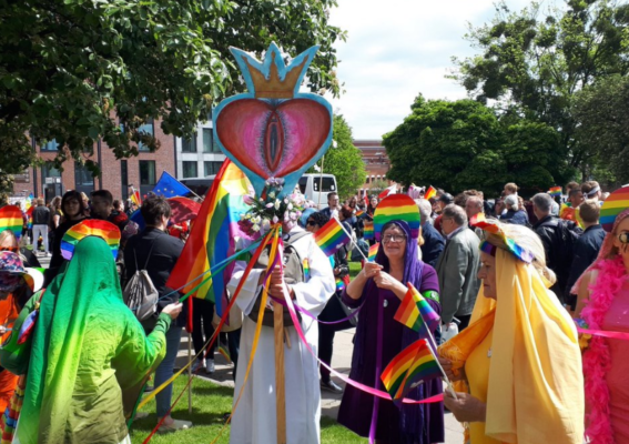 Prokuratura wszczęła postępowanie ws. obrazy uczuć religijnych na marszu  LGBT - wPrawo.pl