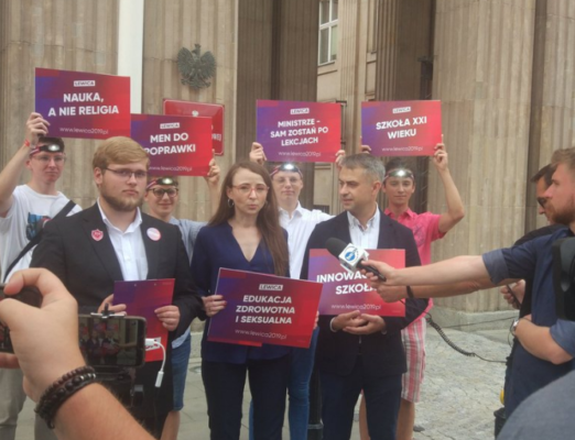 Wariactwo lewicy! Latarki-czołówki jako symbol protestu ...