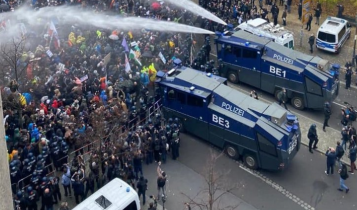 protest w Berlinie przeciw ustawie covidowej/ fot. Twitter/Zwischen den Zeilen