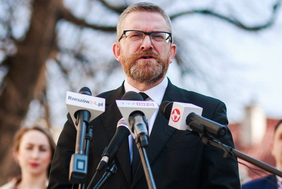 Braun wzywa do debaty ws. istnienia komór gazowych w Auschwitz. „Musimy być gotowi do weryfikacji źródeł i stawiania pytań”