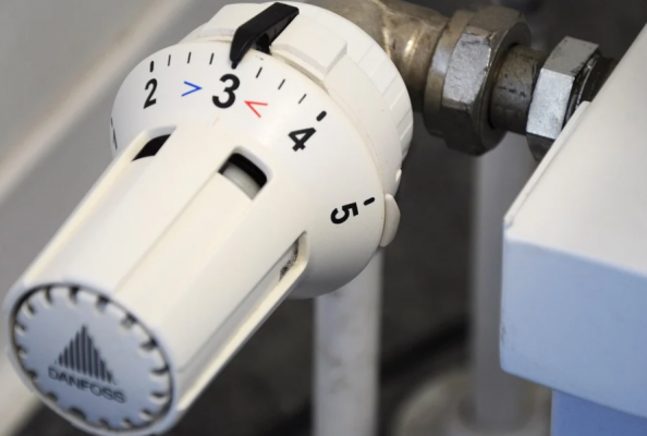 Grzywny i więzienie za nadmierne ogrzewanie mieszkania. Europa szykuje się do zimy bez rosyjskiego gazu