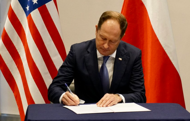 Skandal! Ambasada USA sfinansuje homopropagandę w Polsce. Organizacje LGBT dostaną granty w wysokości do 50 tys. dolarów